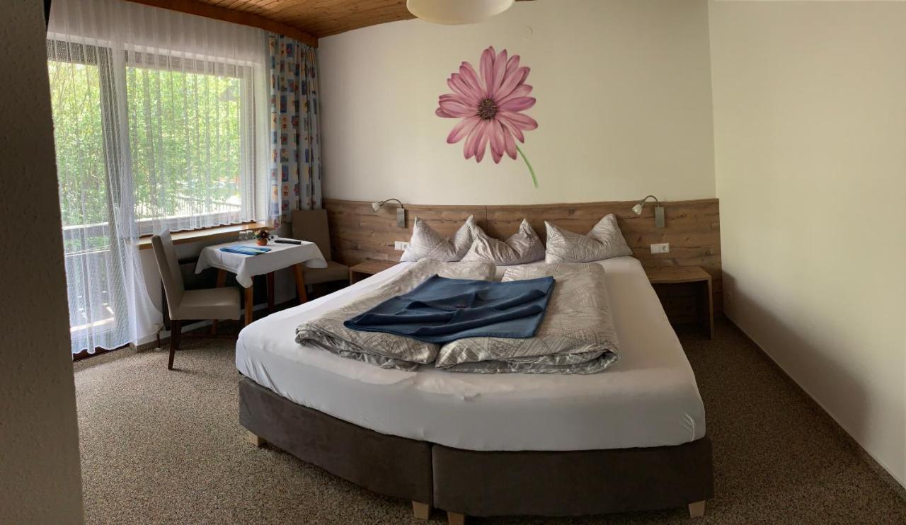 Pension Seeheim ヴァイセンゼー エクステリア 写真